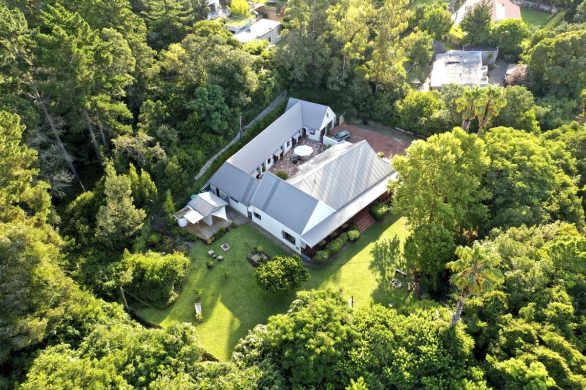 Bwhale Guest House B&B クニスナ エクステリア 写真