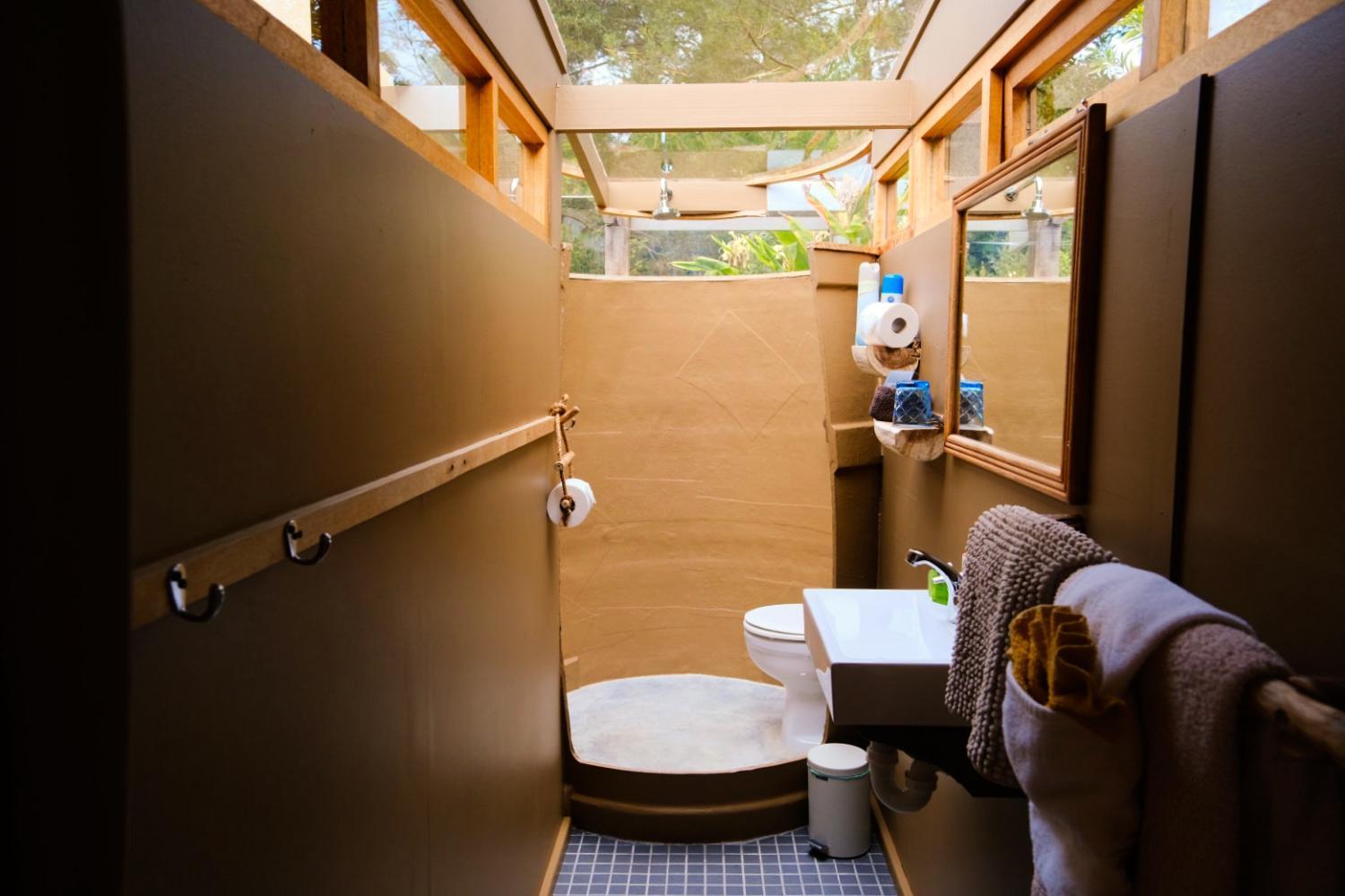 Bwhale Guest House B&B クニスナ エクステリア 写真